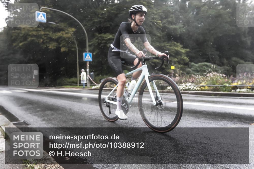 13.09.2026 - Stadtparktriathlon H.Heesch http://msf.ph/oto/10388912 13.09.2026 12:40:01 Radfahren 1069, 1217 meine-sportfotos.de