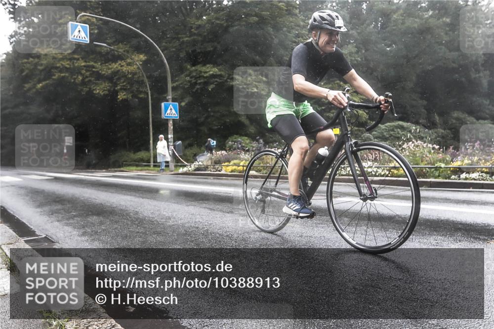 13.09.2026 - Stadtparktriathlon H.Heesch http://msf.ph/oto/10388913 13.09.2026 12:40:13 Radfahren 1116 meine-sportfotos.de