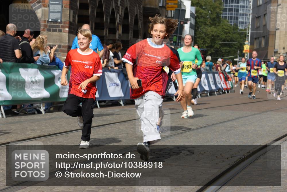 13.09.2026 - 21. swb-Marathon Bremen Strokosch-Dieckow http://msf.ph/oto/10388918 13.09.2026 11:10:20 Ziel 10299, 10435, 10645, 10751, 11119, 11383, 11437, 11441, 12207, 10002, 10169, 10247, 10422, 10706, 10719, 10768, 10791, 10890, 11080, 11283, 11298, 11300, 11957, 11982, 12183, 12227, 12454, 12550 meine-sportfotos.de