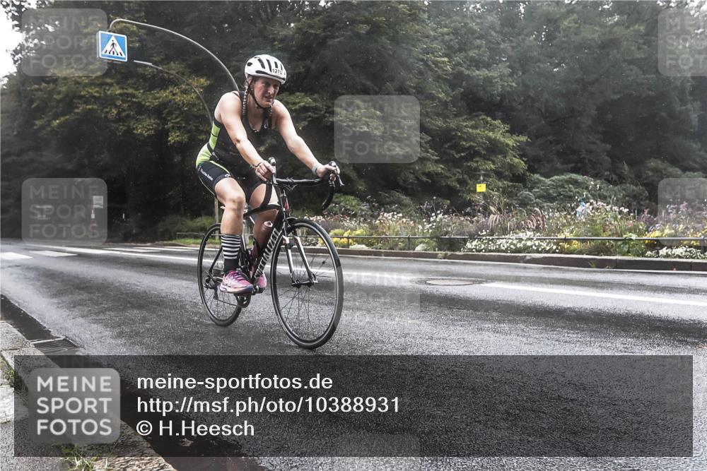 13.09.2026 - Stadtparktriathlon H.Heesch http://msf.ph/oto/10388931 13.09.2026 12:40:28 Radfahren 1186, 1260, 1275 meine-sportfotos.de