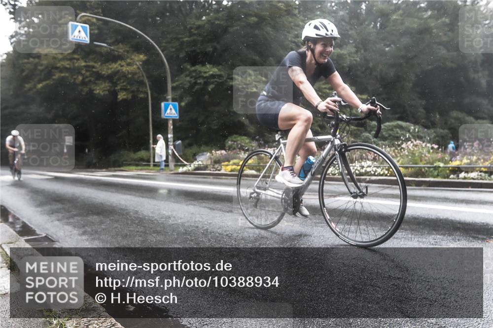 13.09.2026 - Stadtparktriathlon H.Heesch http://msf.ph/oto/10388934 13.09.2026 12:40:34 Radfahren 1070, 1200 meine-sportfotos.de