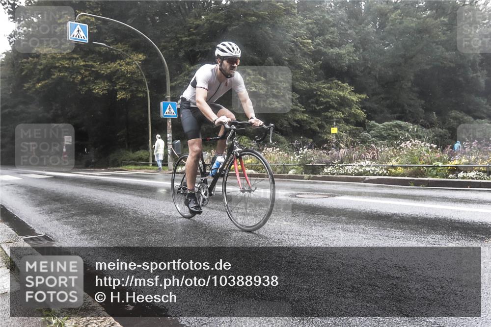 13.09.2026 - Stadtparktriathlon H.Heesch http://msf.ph/oto/10388938 13.09.2026 12:40:35 Radfahren 1070, 1200 meine-sportfotos.de