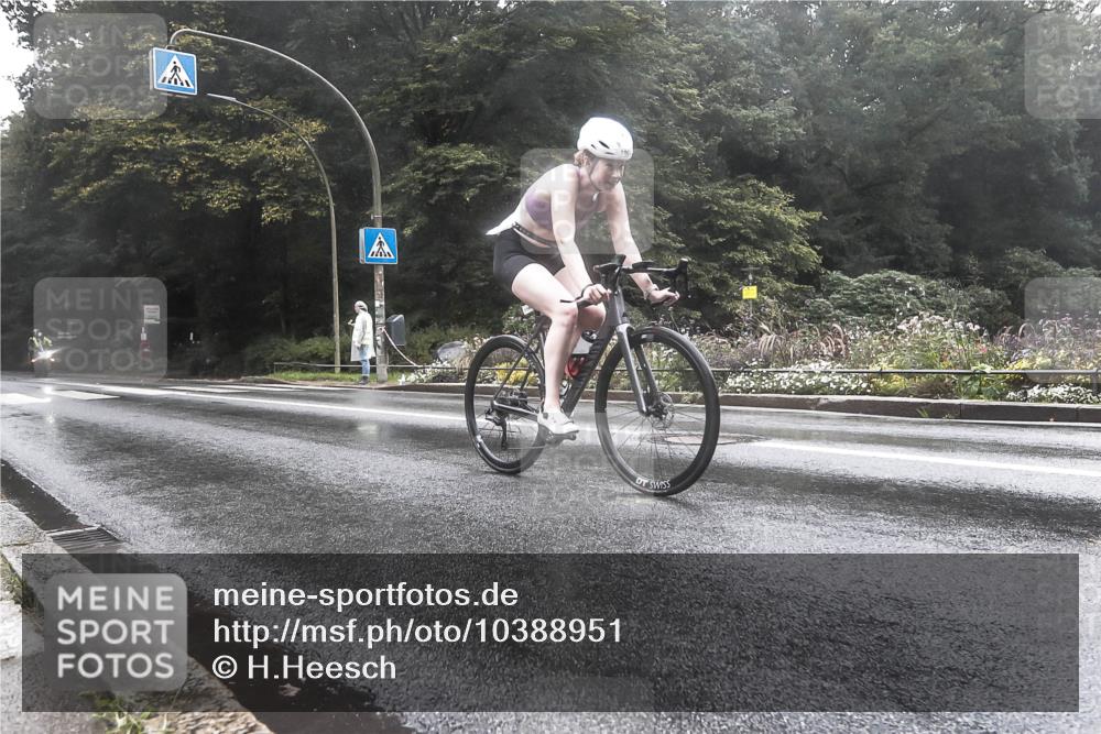13.09.2026 - Stadtparktriathlon H.Heesch http://msf.ph/oto/10388951 13.09.2026 12:40:59 Radfahren 954, 1166, 1216, 1308 meine-sportfotos.de