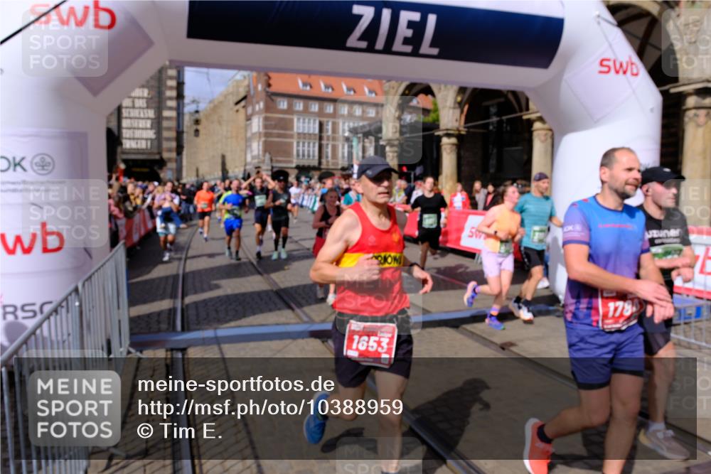 13.09.2026 - 21. swb-Marathon Bremen Tim E. http://msf.ph/oto/10388959 13.09.2026 13:30:50 Ziel 625, 800, 834, 1067, 1926, 2369, 2452, 2723, 2900, 3163, 3164, 3425, 4058, 4206, 4332, 4342, 4415, 4425, 4748, 4757, 5506, 5551, 6134, 6347, 6523, 6988, 7253, 7567, 7645, 7821, 8090, 8116, 8117, 8169, 8314, 8494, 8762, 8878, 8966, 9011, 9108, 9692, 9695, 9699, 9825 meine-sportfotos.de