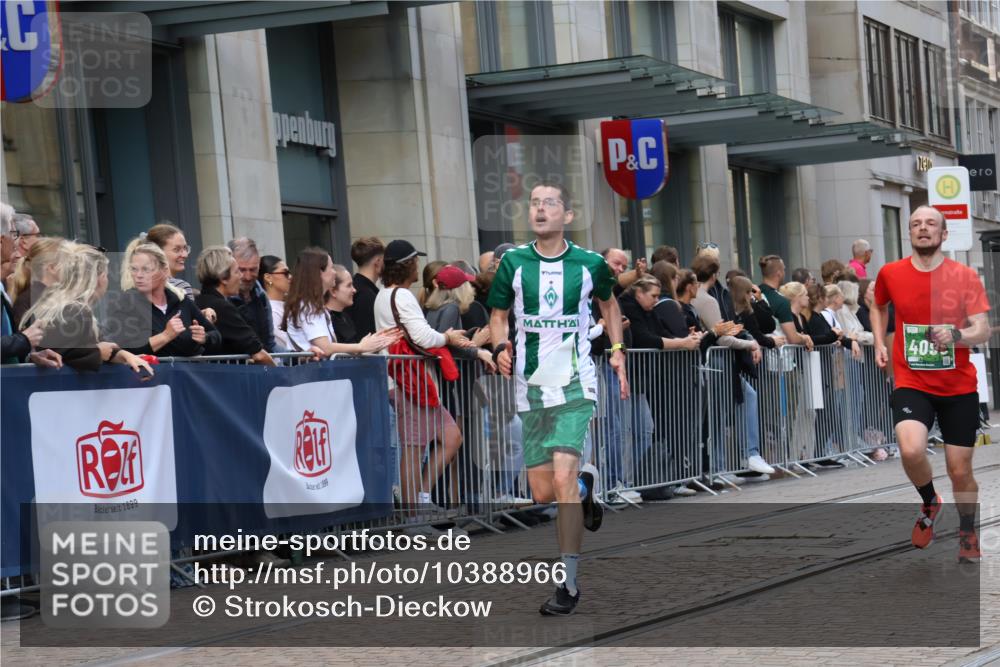 13.09.2026 - 21. swb-Marathon Bremen Strokosch-Dieckow http://msf.ph/oto/10388966 13.09.2026 12:59:06 Ziel 466, 658, 862, 1248, 1508, 1751, 1800, 1993, 2651, 3251, 4096, 5316, 8383, 9533, 1118, 1576, 3584, 3624, 3688, 4399, 4847, 6929, 6991, 8065, 8994, 9120, 9329 meine-sportfotos.de