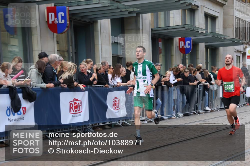 13.09.2026 - 21. swb-Marathon Bremen Strokosch-Dieckow http://msf.ph/oto/10388971 13.09.2026 12:59:06 Ziel 466, 658, 862, 1248, 1508, 1751, 1800, 1993, 2651, 3251, 4096, 5316, 8383, 9533, 1118, 1576, 3584, 3624, 3688, 4399, 4847, 6929, 6991, 8065, 8994, 9120, 9329 meine-sportfotos.de