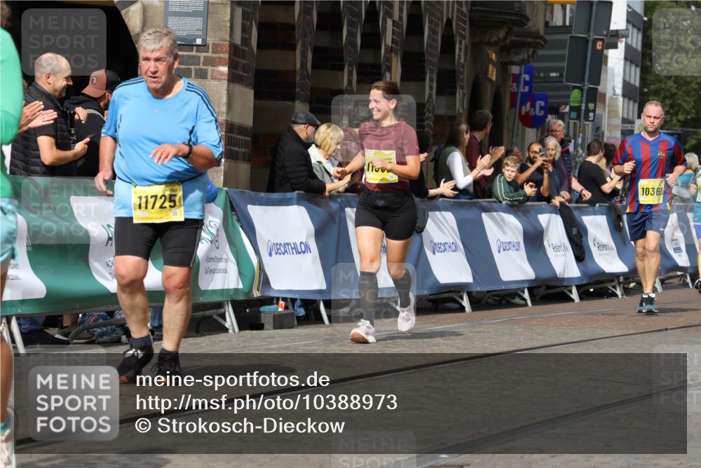 13.09.2026 - 21. swb-Marathon Bremen Strokosch-Dieckow http://msf.ph/oto/10388973 13.09.2026 11:10:23 Ziel 10299, 10435, 10751, 11119, 11383, 11441, 11732, 11933, 12117, 12207, 10002, 10247, 10422, 10719, 10768, 10791, 11283, 11298, 11300, 11736, 11982, 12183, 12227, 12454 meine-sportfotos.de