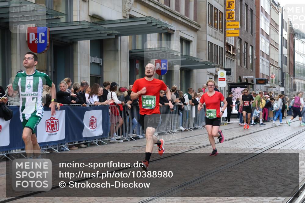 13.09.2026 - 21. swb-Marathon Bremen Strokosch-Dieckow http://msf.ph/oto/10388980 13.09.2026 12:59:07 Ziel 466, 658, 862, 1248, 1508, 1751, 1800, 1993, 2651, 3251, 4096, 5316, 8383, 9533, 1118, 1508, 1576, 3584, 3624, 3688, 4399, 4847, 6929, 6991, 8065, 8994, 9120, 9329 meine-sportfotos.de