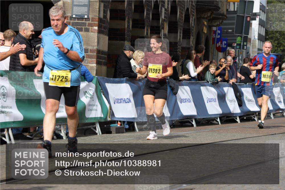 13.09.2026 - 21. swb-Marathon Bremen Strokosch-Dieckow http://msf.ph/oto/10388981 13.09.2026 11:10:23 Ziel 10299, 10435, 10751, 11119, 11383, 11441, 11732, 11933, 12117, 12207, 10002, 10247, 10422, 10719, 10768, 10791, 11283, 11298, 11300, 11736, 11982, 12183, 12227, 12454 meine-sportfotos.de