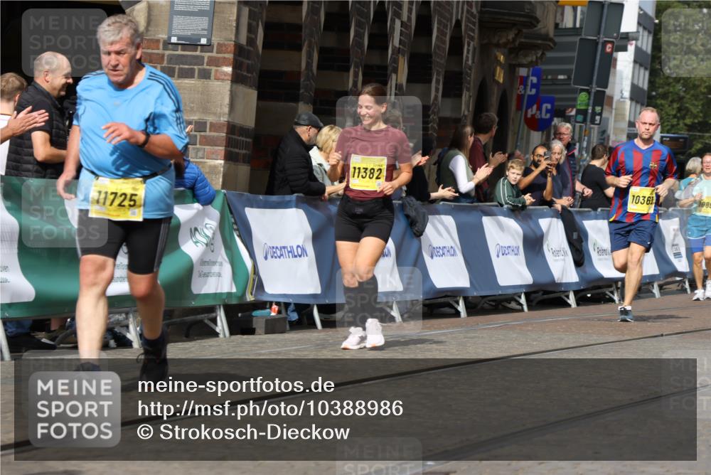 13.09.2026 - 21. swb-Marathon Bremen Strokosch-Dieckow http://msf.ph/oto/10388986 13.09.2026 11:10:23 Ziel 10299, 10435, 10751, 11119, 11383, 11441, 11732, 11933, 12117, 12207, 10002, 10247, 10422, 10719, 10768, 10791, 11283, 11298, 11300, 11736, 11982, 12183, 12227, 12454 meine-sportfotos.de