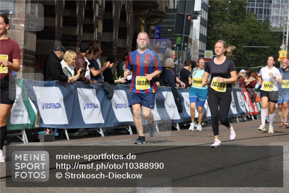 13.09.2026 - 21. swb-Marathon Bremen Strokosch-Dieckow http://msf.ph/oto/10388990 13.09.2026 11:10:25 Ziel 10299, 10435, 10751, 10963, 11119, 11441, 11732, 11933, 12117, 12207, 12293, 10002, 10247, 10422, 10719, 10768, 10791, 11283, 11298, 11300, 11309, 11583, 11736, 11982, 12183, 12227, 12454 meine-sportfotos.de