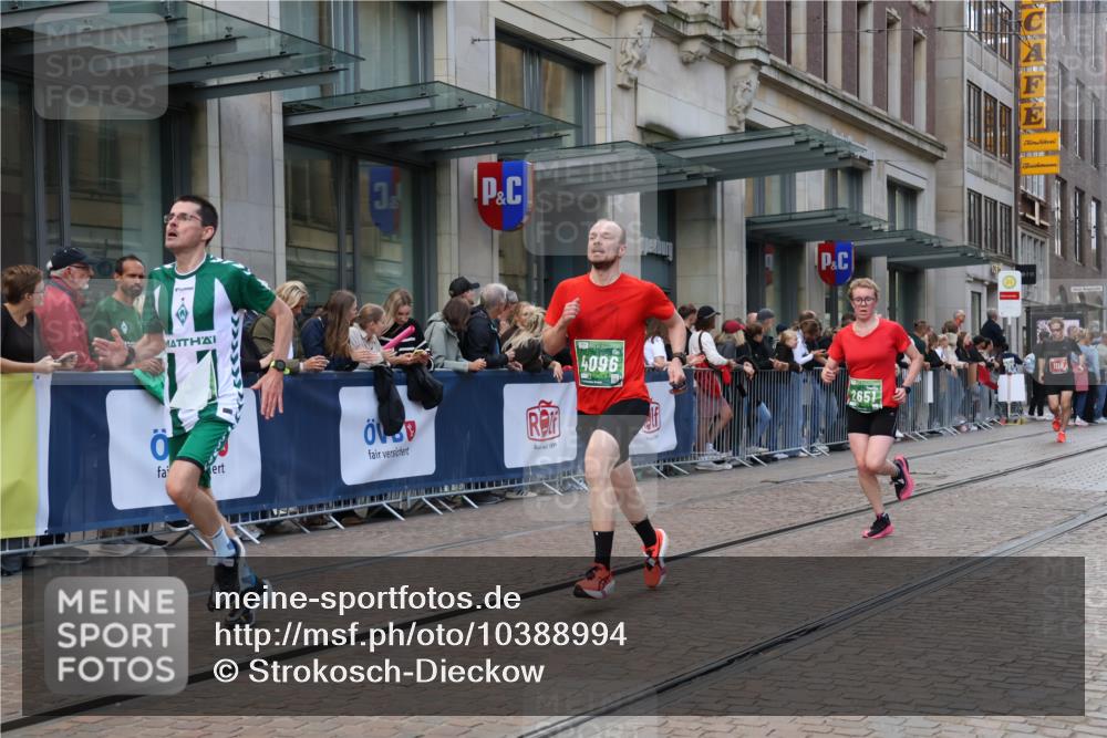 13.09.2026 - 21. swb-Marathon Bremen Strokosch-Dieckow http://msf.ph/oto/10388994 13.09.2026 12:59:08 Ziel 466, 658, 862, 1248, 1751, 1800, 1993, 2651, 3251, 4096, 4964, 5316, 5828, 8383, 9533, 1118, 1508, 1576, 3584, 3624, 3688, 4399, 4847, 6991, 8065, 8994, 9120, 9329 meine-sportfotos.de