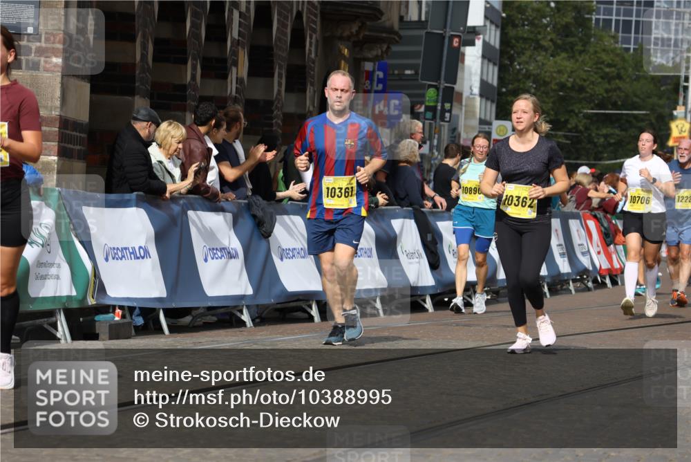 13.09.2026 - 21. swb-Marathon Bremen Strokosch-Dieckow http://msf.ph/oto/10388995 13.09.2026 11:10:25 Ziel 10299, 10435, 10751, 10963, 11119, 11441, 11732, 11933, 12117, 12207, 12293, 10002, 10247, 10422, 10719, 10768, 10791, 11283, 11298, 11300, 11309, 11583, 11736, 11982, 12183, 12227, 12454 meine-sportfotos.de