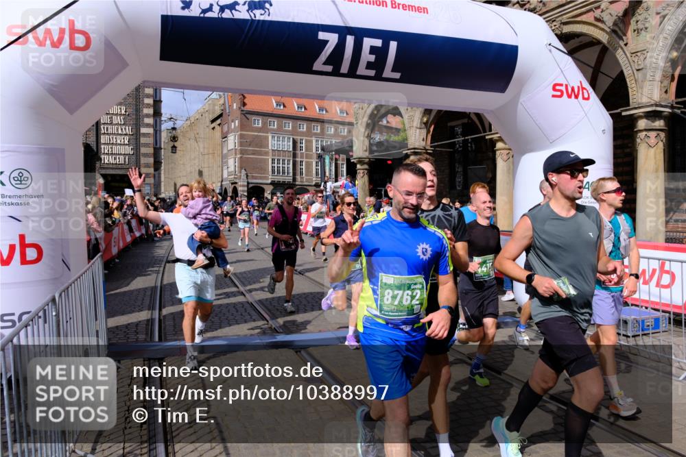 13.09.2026 - 21. swb-Marathon Bremen Tim E. http://msf.ph/oto/10388997 13.09.2026 13:30:52 Ziel 625, 800, 834, 1067, 1926, 2369, 2452, 2723, 3163, 3164, 3425, 4058, 4206, 4332, 4342, 4415, 4425, 4748, 4757, 5506, 5551, 6134, 6343, 6347, 6523, 6988, 7253, 7567, 7645, 7821, 8116, 8117, 8169, 8314, 8762, 8878, 8966, 9011, 9108, 9692, 9695, 9699, 9825, 13090 meine-sportfotos.de