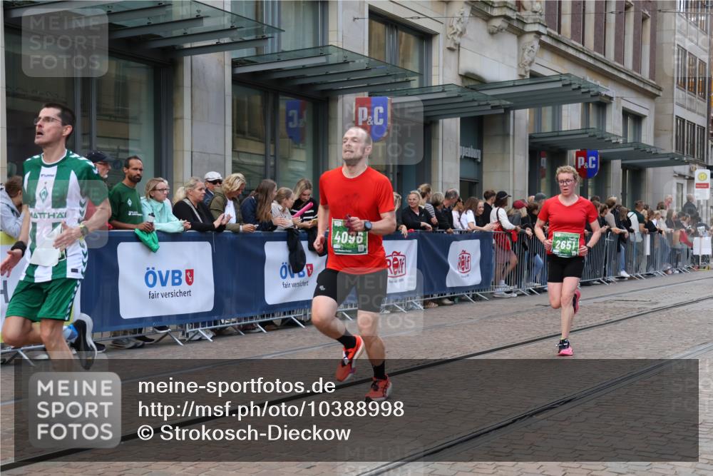 13.09.2026 - 21. swb-Marathon Bremen Strokosch-Dieckow http://msf.ph/oto/10388998 13.09.2026 12:59:08 Ziel 466, 658, 862, 1248, 1751, 1800, 1993, 2651, 3251, 4096, 4964, 5316, 5828, 8383, 9533, 1118, 1508, 1576, 3584, 3624, 3688, 4399, 4847, 6991, 8065, 8994, 9120, 9329 meine-sportfotos.de