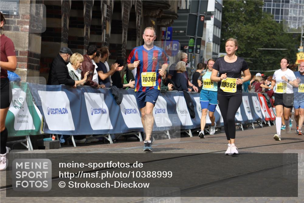 13.09.2026 - 21. swb-Marathon Bremen Strokosch-Dieckow http://msf.ph/oto/10388999 13.09.2026 11:10:25 Ziel 10299, 10435, 10751, 10963, 11119, 11441, 11732, 11933, 12117, 12207, 12293, 10002, 10247, 10422, 10719, 10768, 10791, 11283, 11298, 11300, 11309, 11583, 11736, 11982, 12183, 12227, 12454 meine-sportfotos.de