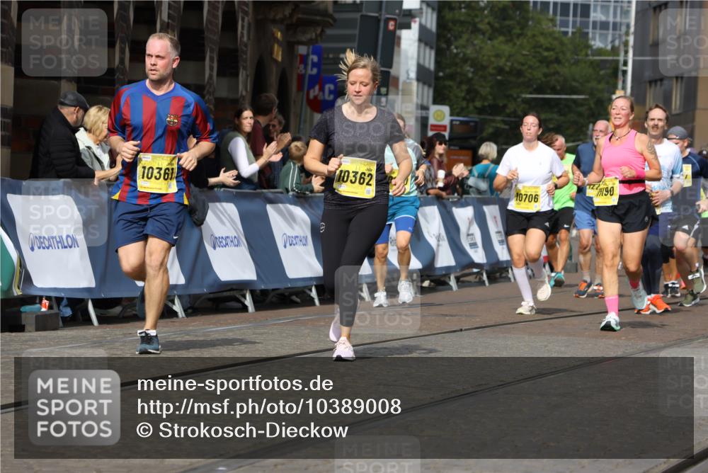 13.09.2026 - 21. swb-Marathon Bremen Strokosch-Dieckow http://msf.ph/oto/10389008 13.09.2026 11:10:26 Ziel 10299, 10435, 10751, 10963, 11119, 11732, 11933, 12117, 12207, 12293, 10002, 10247, 10422, 10719, 10768, 10791, 11283, 11298, 11300, 11309, 11583, 11736, 12183, 12227, 12454 meine-sportfotos.de