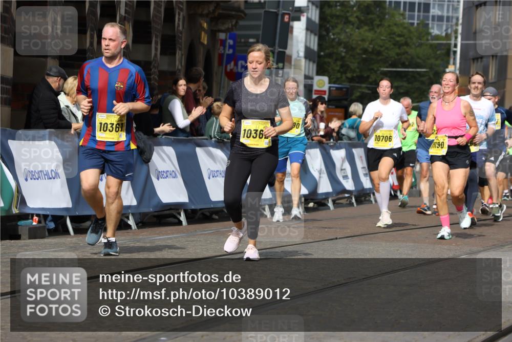 13.09.2026 - 21. swb-Marathon Bremen Strokosch-Dieckow http://msf.ph/oto/10389012 13.09.2026 11:10:26 Ziel 10299, 10435, 10751, 10963, 11119, 11732, 11933, 12117, 12207, 12293, 10002, 10247, 10422, 10719, 10768, 10791, 11283, 11298, 11300, 11309, 11583, 11736, 12183, 12227, 12454 meine-sportfotos.de