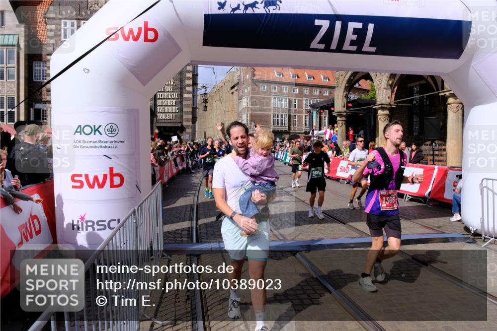 13.09.2026 - 21. swb-Marathon Bremen Tim E. http://msf.ph/oto/10389023 13.09.2026 13:30:53 Ziel 625, 800, 834, 1067, 1771, 1926, 2369, 2452, 2723, 2985, 3163, 3164, 3425, 4058, 4206, 4332, 4342, 4415, 4425, 4748, 4757, 4920, 5506, 5551, 6134, 6343, 6347, 6523, 6988, 7012, 7253, 7567, 7645, 7821, 8116, 8117, 8169, 8762, 8878, 8966, 9011, 9108, 9692, 9695, 9699, 9825, 13090 meine-sportfotos.de