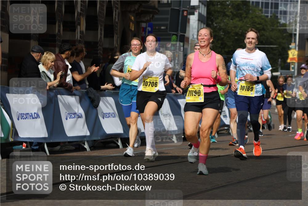 13.09.2026 - 21. swb-Marathon Bremen Strokosch-Dieckow http://msf.ph/oto/10389039 13.09.2026 11:10:29 Ziel 10299, 10751, 10963, 11119, 11725, 11732, 11933, 12117, 12207, 12293, 10247, 10422, 10768, 11047, 11283, 11298, 11300, 11309, 11327, 11583, 11736, 11846, 12183 meine-sportfotos.de