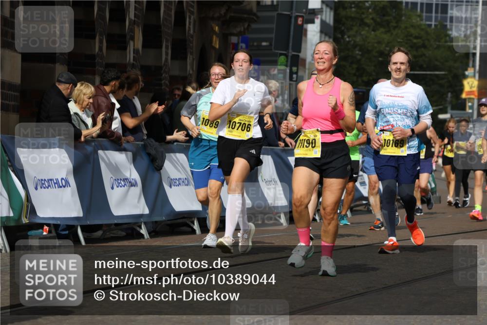13.09.2026 - 21. swb-Marathon Bremen Strokosch-Dieckow http://msf.ph/oto/10389044 13.09.2026 11:10:29 Ziel 10299, 10751, 10963, 11119, 11725, 11732, 11933, 12117, 12207, 12293, 10247, 10422, 10768, 11047, 11283, 11298, 11300, 11309, 11327, 11583, 11736, 11846, 12183 meine-sportfotos.de