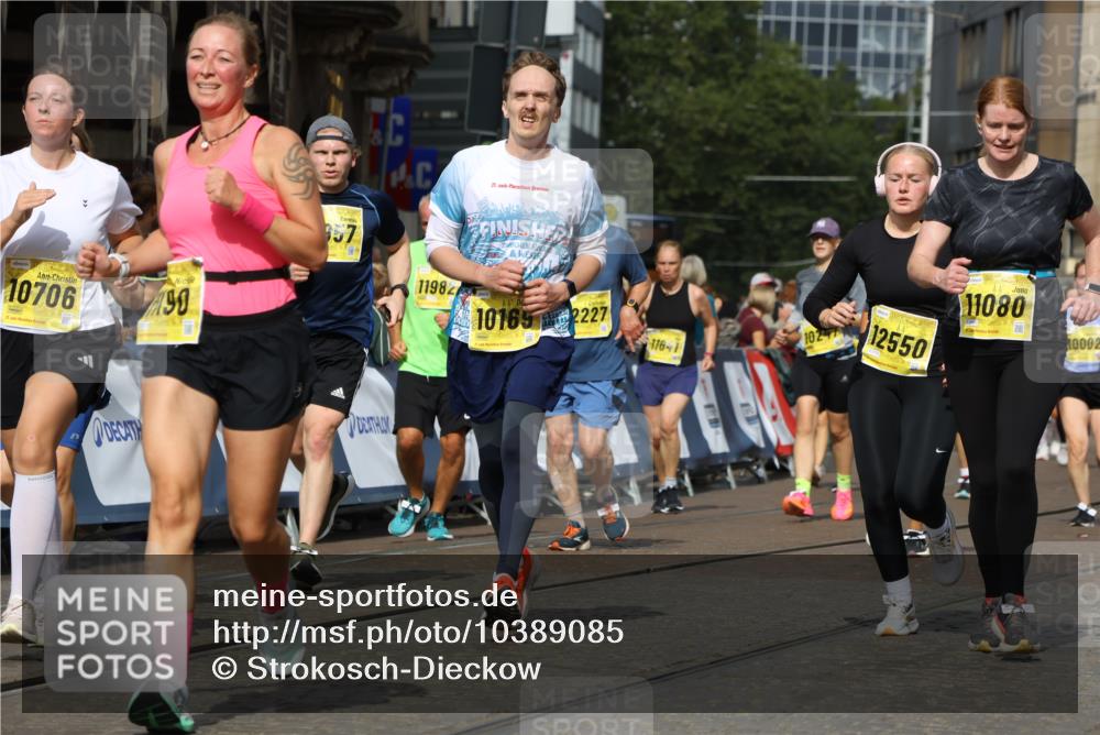 13.09.2026 - 21. swb-Marathon Bremen Strokosch-Dieckow http://msf.ph/oto/10389085 13.09.2026 11:10:30 Ziel 10299, 10362, 10751, 10963, 11382, 11725, 11732, 11933, 12117, 12207, 12293, 10247, 10422, 10768, 11047, 11283, 11298, 11300, 11309, 11327, 11583, 11736, 11846, 12183 meine-sportfotos.de