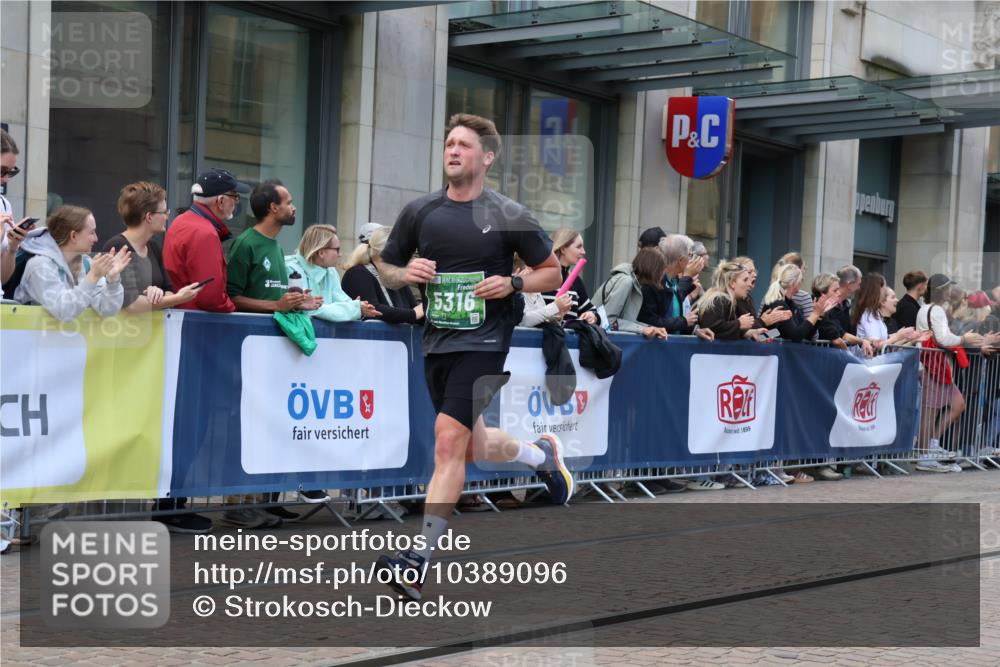 13.09.2026 - 21. swb-Marathon Bremen Strokosch-Dieckow http://msf.ph/oto/10389096 13.09.2026 12:59:23 Ziel 126, 277, 466, 807, 862, 1320, 1485, 1852, 3251, 4964, 5316, 5828, 6557, 8850, 658, 1248, 1508, 1751, 1800, 1993, 2651, 3584, 3688, 4096, 4399, 6991, 8383, 9533 meine-sportfotos.de