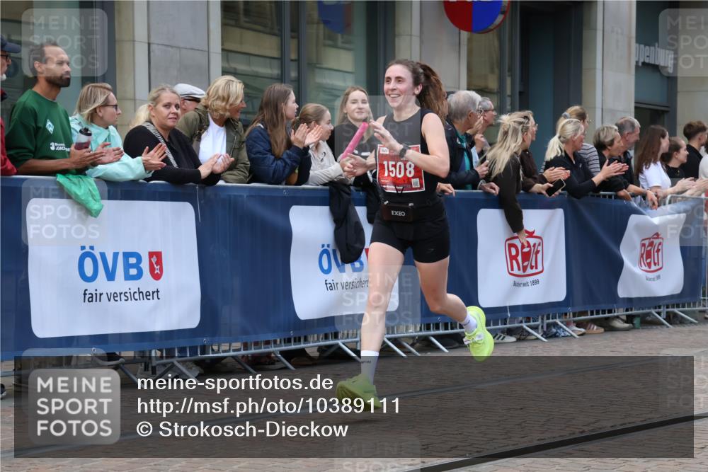 13.09.2026 - 21. swb-Marathon Bremen Strokosch-Dieckow http://msf.ph/oto/10389111 13.09.2026 12:59:24 Ziel 126, 277, 466, 807, 862, 1320, 1485, 1852, 3251, 4964, 5316, 5828, 6557, 8850, 658, 1248, 1508, 1751, 1800, 1993, 2651, 3584, 3688, 4096, 4399, 6991, 8383, 9533 meine-sportfotos.de