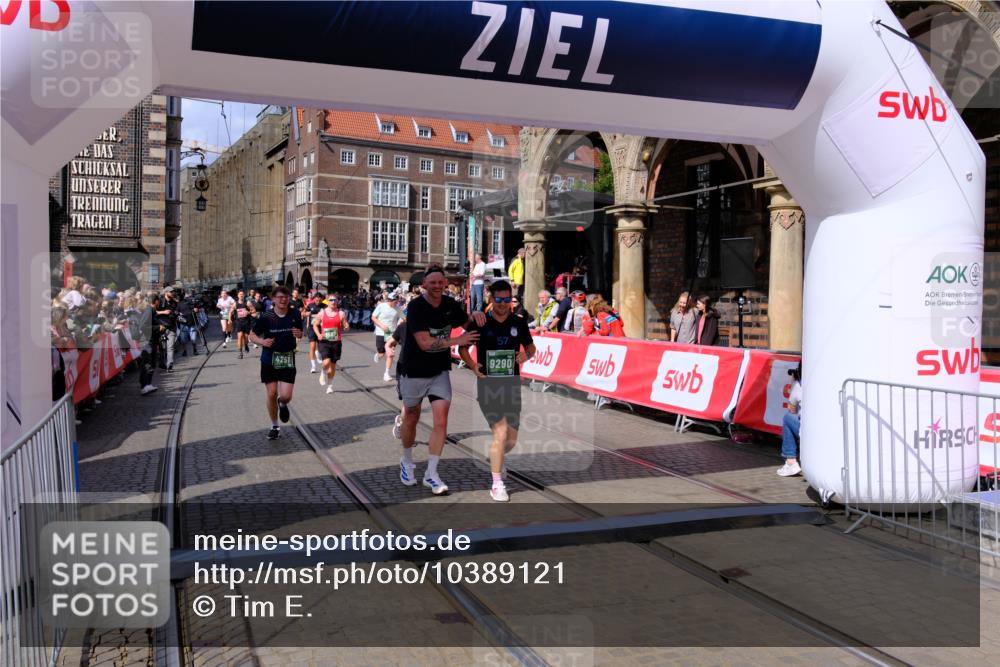 13.09.2026 - 21. swb-Marathon Bremen Tim E. http://msf.ph/oto/10389121 13.09.2026 13:31:12 Ziel 244, 1189, 1479, 1533, 1771, 1841, 1941, 2902, 2985, 3360, 4251, 4920, 5600, 5681, 5802, 5822, 5900, 6307, 7012, 7198, 7760, 7798, 8543, 8616, 9290, 9507, 9653, 9767, 9937, 9958, 9962, 9976, 13152, 13215 meine-sportfotos.de
