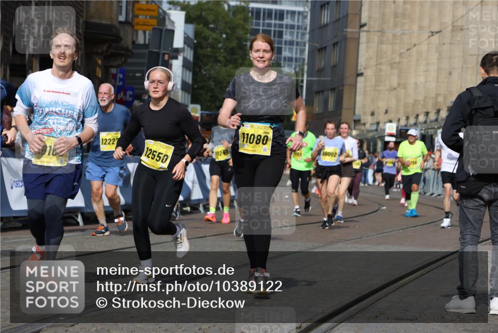 13.09.2026 - 21. swb-Marathon Bremen Strokosch-Dieckow http://msf.ph/oto/10389122 13.09.2026 11:10:32 Ziel 10361, 10362, 10751, 10963, 11080, 11382, 11725, 11732, 11933, 12117, 12207, 12293, 10461, 10462, 10768, 10911, 11047, 11283, 11298, 11309, 11327, 11513, 11583, 11736, 11846, 12183 meine-sportfotos.de