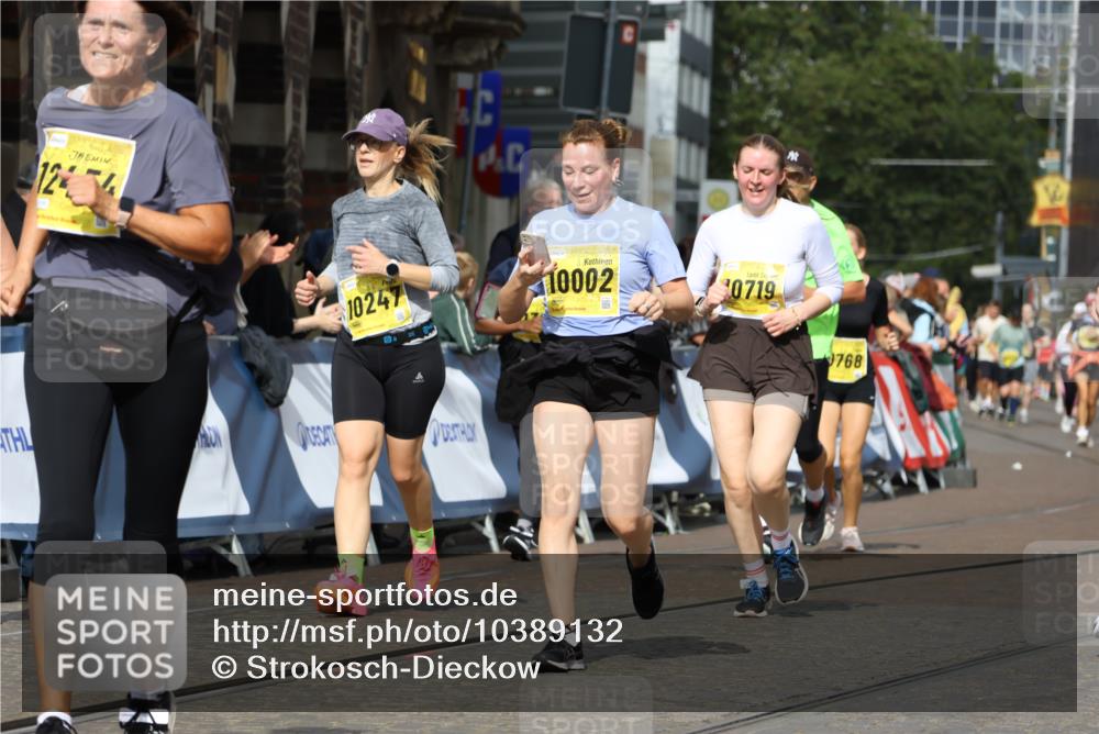 13.09.2026 - 21. swb-Marathon Bremen Strokosch-Dieckow http://msf.ph/oto/10389132 13.09.2026 11:10:35 Ziel 10169, 10361, 10362, 10706, 10890, 10963, 11080, 11382, 11725, 11732, 11933, 11957, 12117, 12207, 12293, 12550, 10461, 10462, 10911, 11047, 11309, 11327, 11335, 11465, 11513, 11583, 11736, 11846 meine-sportfotos.de