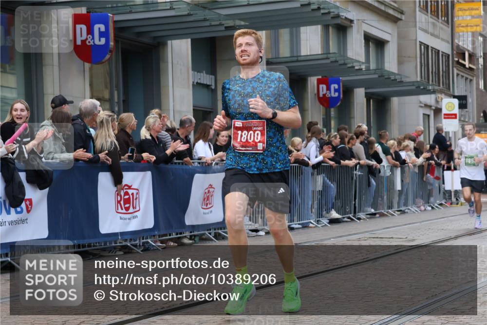13.09.2026 - 21. swb-Marathon Bremen Strokosch-Dieckow http://msf.ph/oto/10389206 13.09.2026 12:59:34 Ziel 126, 277, 603, 735, 807, 1320, 1485, 1852, 1930, 6557, 8850, 9153, 466, 658, 862, 1248, 1751, 1800, 1993, 2651, 3251, 4096, 4964, 5316, 5828, 8383, 9533 meine-sportfotos.de