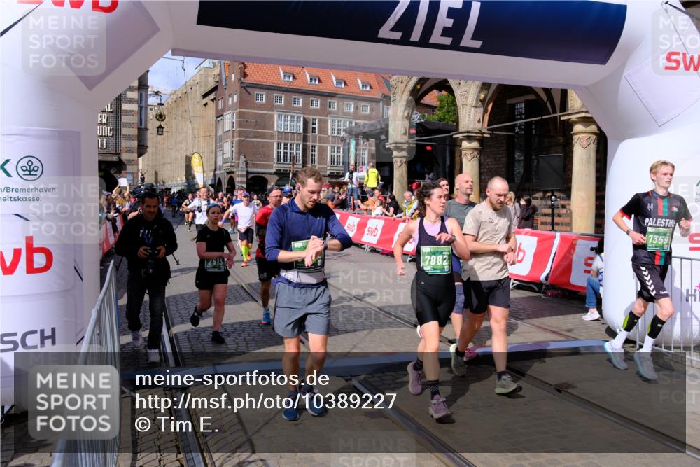 13.09.2026 - 21. swb-Marathon Bremen Tim E. http://msf.ph/oto/10389227 13.09.2026 13:31:27 Ziel 217, 1398, 1479, 2244, 2513, 2802, 2902, 3396, 3762, 3800, 4477, 4647, 5673, 5720, 5846, 6307, 6419, 6619, 6732, 7198, 7296, 7359, 7637, 7798, 7812, 7882, 8035, 8097, 8342, 8382, 8543, 8726, 9147, 9274, 9337, 9822, 9937, 9958, 9962, 9969, 9976, 9977, 13152 meine-sportfotos.de