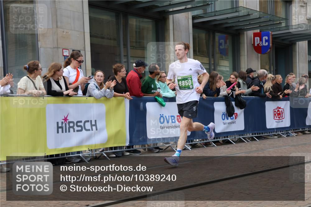13.09.2026 - 21. swb-Marathon Bremen Strokosch-Dieckow http://msf.ph/oto/10389240 13.09.2026 12:59:37 Ziel 603, 735, 807, 1320, 1485, 1758, 1911, 1930, 6557, 7170, 8850, 9153, 126, 277, 466, 658, 862, 1248, 1800, 1852, 2651, 3251, 4096, 4964, 5316, 5828, 9533 meine-sportfotos.de