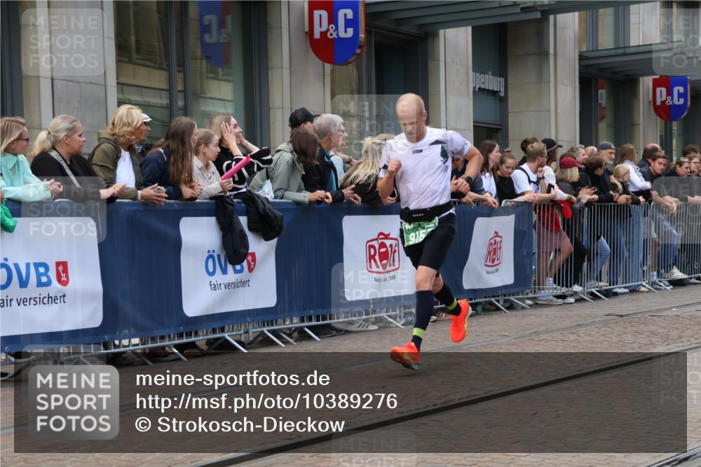 13.09.2026 - 21. swb-Marathon Bremen Strokosch-Dieckow http://msf.ph/oto/10389276 13.09.2026 12:59:42 Ziel 603, 735, 807, 1320, 1485, 1571, 1758, 1911, 1930, 7170, 8689, 8850, 9153, 126, 277, 466, 862, 1800, 1852, 3251, 4964, 5316, 5828, 6557 meine-sportfotos.de