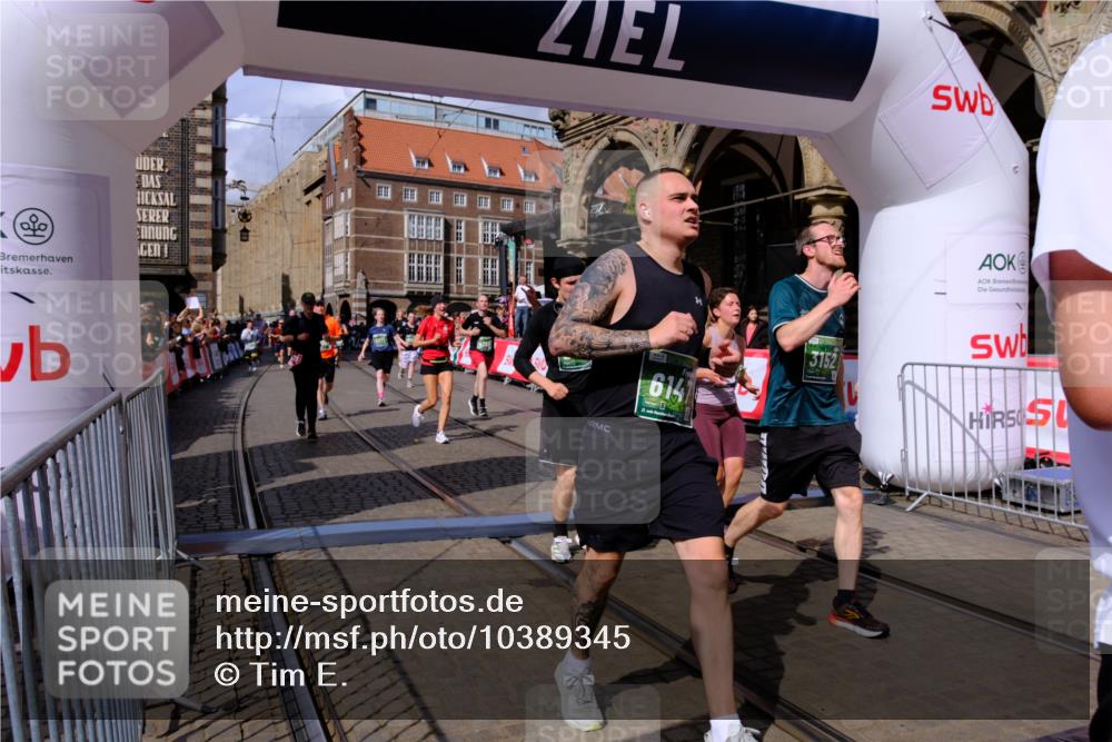 13.09.2026 - 21. swb-Marathon Bremen Tim E. http://msf.ph/oto/10389345 13.09.2026 13:31:48 Ziel 310, 922, 1600, 1627, 2602, 2707, 3152, 3343, 3392, 3579, 3858, 3859, 4258, 4273, 4692, 4889, 5375, 5426, 5504, 5765, 5979, 6039, 6147, 6581, 6968, 6971, 7001, 7032, 7608, 7941, 8042, 8205, 8239, 8339, 8364, 8495, 8522, 9155, 9293, 9903, 13066 meine-sportfotos.de