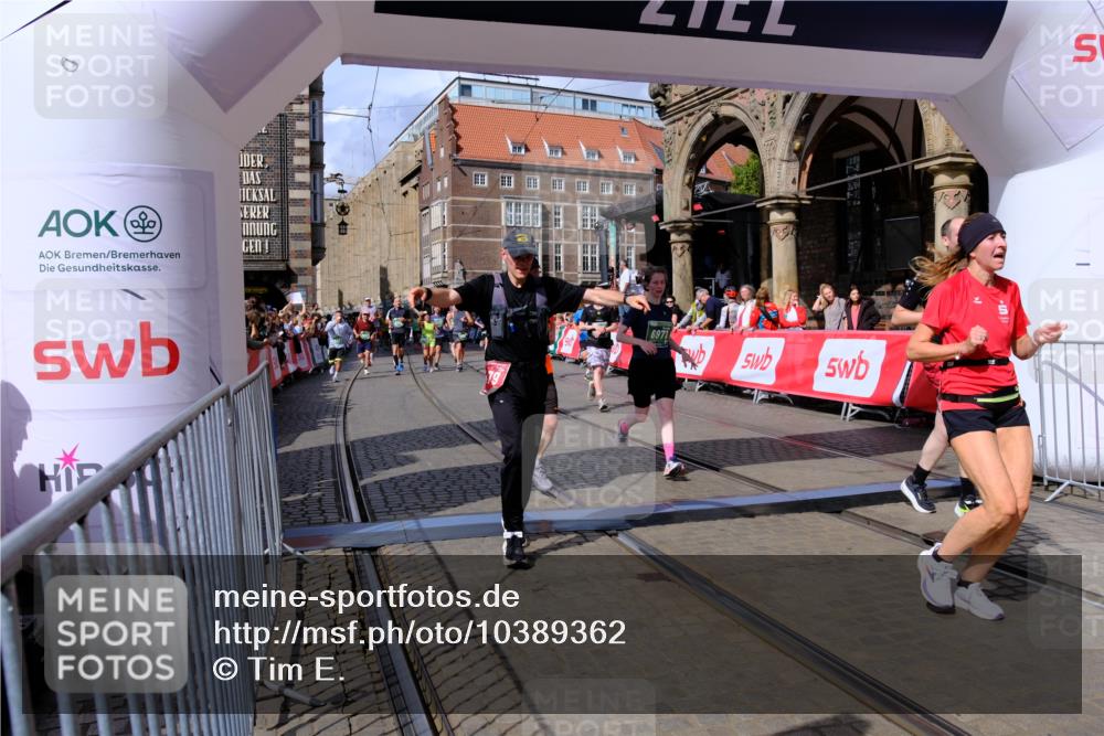 13.09.2026 - 21. swb-Marathon Bremen Tim E. http://msf.ph/oto/10389362 13.09.2026 13:31:51 Ziel 310, 922, 1600, 1627, 2602, 2707, 3152, 3343, 3392, 3579, 3858, 3859, 4164, 4258, 4273, 4692, 4889, 5375, 5426, 5504, 5979, 6039, 6062, 6100, 6147, 6193, 6581, 6602, 6968, 6971, 7001, 7032, 7608, 7941, 8042, 8205, 8206, 8239, 8339, 8364, 8495, 8522, 9155, 9293, 9568, 9903 meine-sportfotos.de