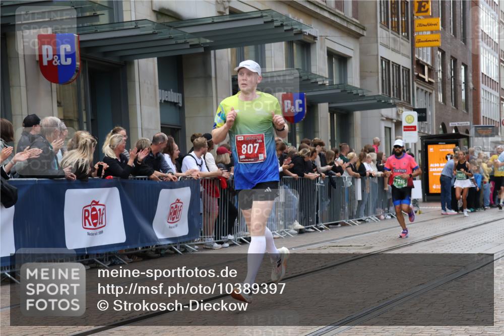 13.09.2026 - 21. swb-Marathon Bremen Strokosch-Dieckow http://msf.ph/oto/10389397 13.09.2026 13:00:02 Ziel 671, 912, 1550, 1571, 1754, 2683, 5776, 7015, 8689, 603, 735, 807, 1320, 1485, 1758, 1911, 1930, 6557, 7170, 8850, 9153 meine-sportfotos.de