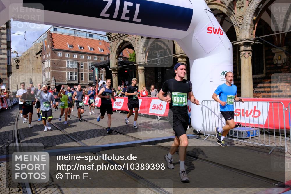 13.09.2026 - 21. swb-Marathon Bremen Tim E. http://msf.ph/oto/10389398 13.09.2026 13:31:54 Ziel 310, 922, 1600, 2707, 3115, 3152, 3239, 3244, 3579, 3858, 3859, 4164, 4258, 4273, 4692, 4889, 5426, 5504, 5899, 6039, 6062, 6100, 6147, 6193, 6213, 6581, 6602, 6971, 7032, 7260, 7608, 7941, 7964, 8042, 8078, 8166, 8205, 8206, 8239, 8364, 8495, 8522, 9033, 9155, 9293, 9568, 9903, 9914, 13151 meine-sportfotos.de