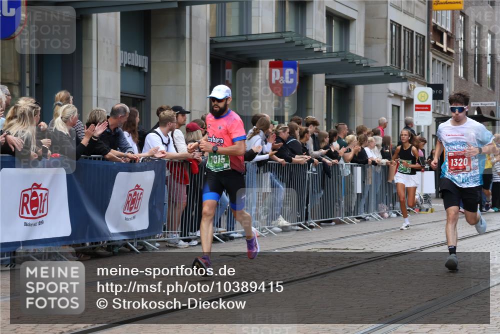13.09.2026 - 21. swb-Marathon Bremen Strokosch-Dieckow http://msf.ph/oto/10389415 13.09.2026 13:00:04 Ziel 671, 912, 1136, 1550, 1571, 1754, 2683, 5776, 7015, 8689, 603, 735, 807, 1320, 1485, 1571, 1758, 1911, 1930, 7170, 8850, 9153 meine-sportfotos.de
