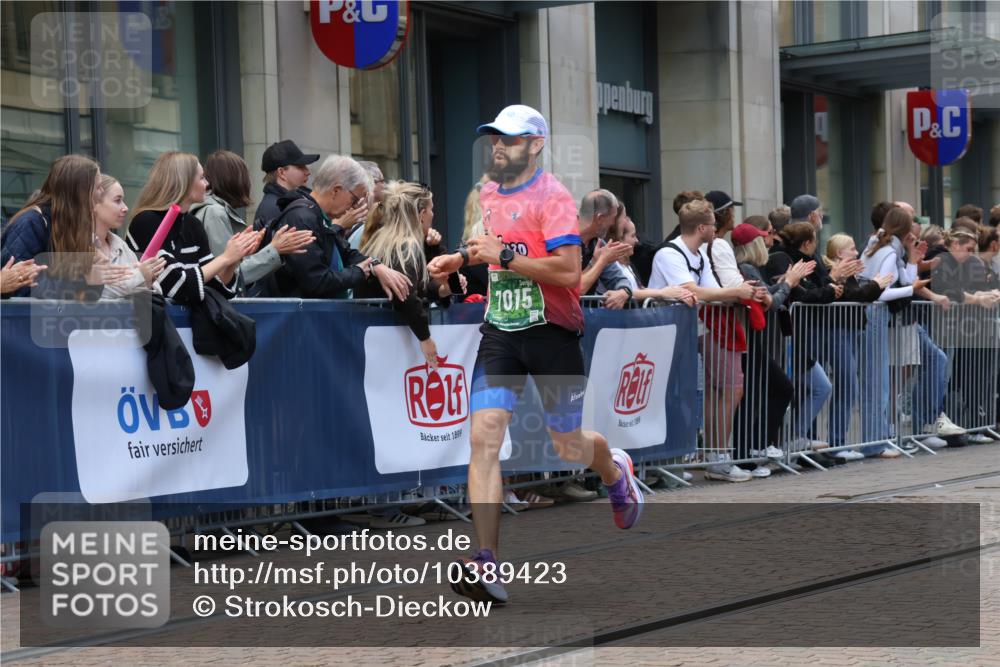 13.09.2026 - 21. swb-Marathon Bremen Strokosch-Dieckow http://msf.ph/oto/10389423 13.09.2026 13:00:04 Ziel 671, 912, 1136, 1550, 1571, 1754, 2683, 5776, 7015, 8689, 603, 735, 807, 1320, 1485, 1571, 1758, 1911, 1930, 7170, 8850, 9153 meine-sportfotos.de