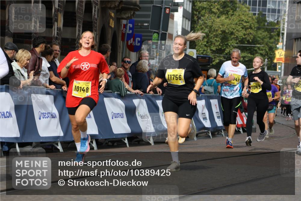13.09.2026 - 21. swb-Marathon Bremen Strokosch-Dieckow http://msf.ph/oto/10389425 13.09.2026 11:11:01 Ziel 10247, 10422, 10461, 10462, 10768, 10911, 11047, 11283, 11298, 11300, 11309, 11327, 11335, 11465, 11513, 11583, 11736, 11846, 12183, 10313, 10419, 10527, 10611, 10644, 11062, 11141, 11231, 11483, 11679, 11745, 12148, 12396, 12507 meine-sportfotos.de