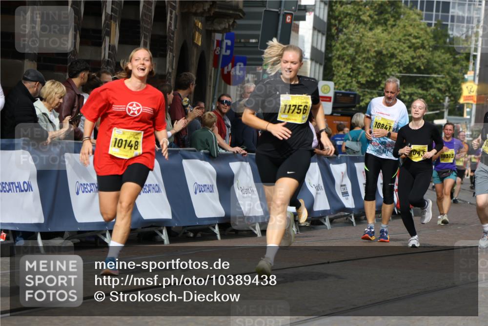 13.09.2026 - 21. swb-Marathon Bremen Strokosch-Dieckow http://msf.ph/oto/10389438 13.09.2026 11:11:01 Ziel 10247, 10422, 10461, 10462, 10768, 10911, 11047, 11283, 11298, 11300, 11309, 11327, 11335, 11465, 11513, 11583, 11736, 11846, 12183, 10313, 10419, 10527, 10611, 10644, 11062, 11141, 11231, 11483, 11679, 11745, 12148, 12396, 12507 meine-sportfotos.de