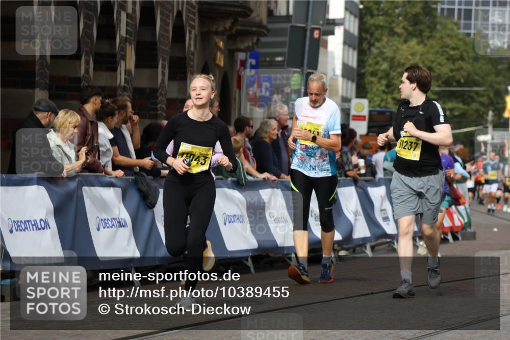 13.09.2026 - 21. swb-Marathon Bremen Strokosch-Dieckow http://msf.ph/oto/10389455 13.09.2026 11:11:03 Ziel 10148, 10461, 10462, 10547, 10768, 10911, 11047, 11283, 11298, 11300, 11309, 11327, 11335, 11465, 11513, 11583, 11736, 11756, 11846, 12183, 10313, 10419, 10611, 10644, 11062, 11141, 11231, 11458, 11679, 11745, 12148, 12396, 12507 meine-sportfotos.de