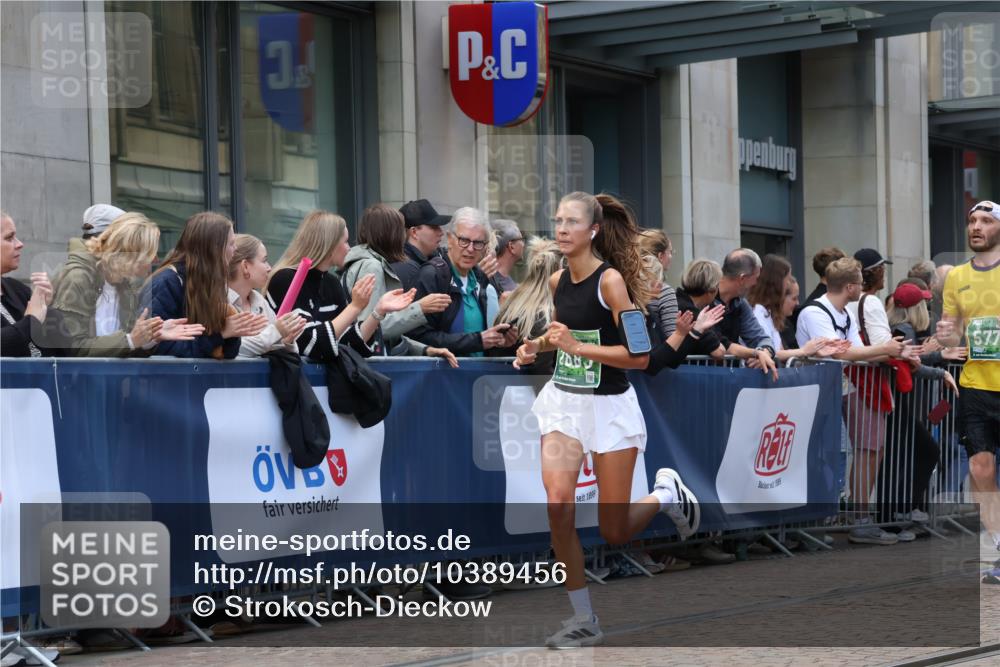 13.09.2026 - 21. swb-Marathon Bremen Strokosch-Dieckow http://msf.ph/oto/10389456 13.09.2026 13:00:07 Ziel 671, 912, 1136, 1550, 1754, 2141, 2683, 4904, 5776, 7015, 8689, 603, 735, 807, 1320, 1485, 1571, 1758, 1911, 1930, 7170, 8689, 8850, 9153 meine-sportfotos.de