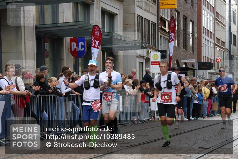 13.09.2026 - 21. swb-Marathon Bremen Strokosch-Dieckow http://msf.ph/oto/10389483 13.09.2026 13:00:12 Ziel 371, 453, 1136, 1550, 1754, 2141, 2683, 4904, 5776, 7015, 603, 671, 735, 807, 912, 1571, 1758, 1911, 1930, 7170, 8689, 9153 meine-sportfotos.de