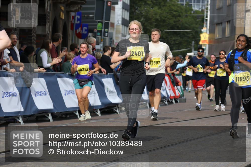 13.09.2026 - 21. swb-Marathon Bremen Strokosch-Dieckow http://msf.ph/oto/10389489 13.09.2026 11:11:07 Ziel 10148, 10163, 10461, 10462, 10547, 10792, 10911, 11043, 11047, 11309, 11327, 11335, 11465, 11513, 11583, 11736, 11756, 11846, 10419, 10611, 11062, 11231, 11458, 11679, 11745, 12126, 12148, 12396 meine-sportfotos.de