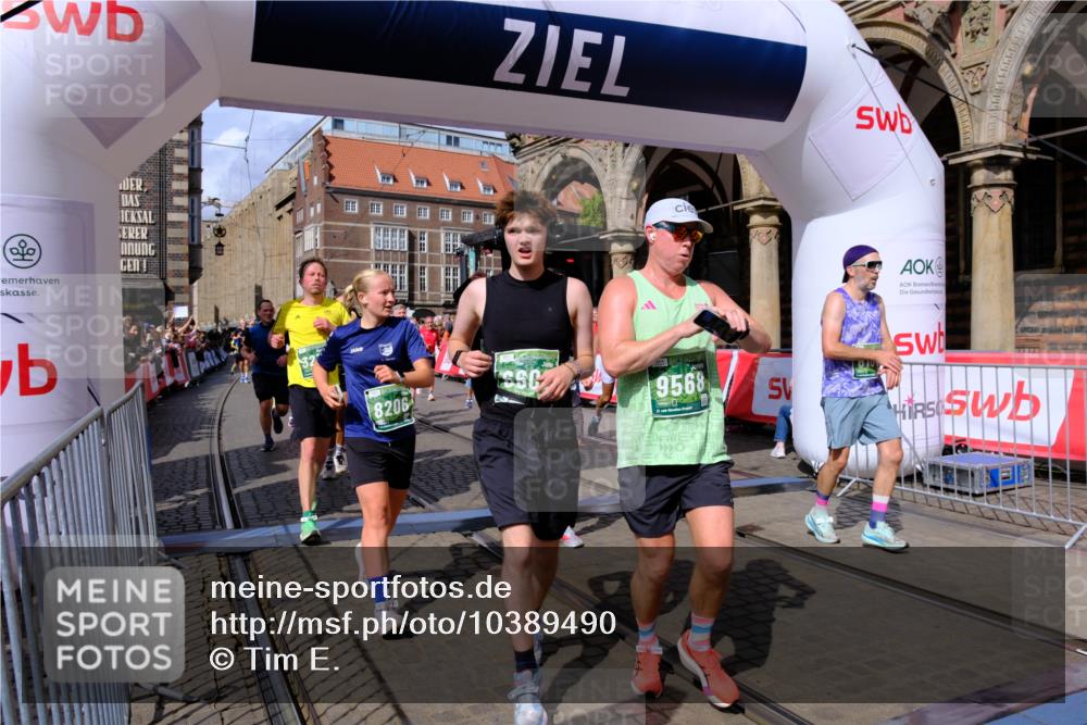13.09.2026 - 21. swb-Marathon Bremen Tim E. http://msf.ph/oto/10389490 13.09.2026 13:32:05 Ziel 310, 578, 846, 3115, 3205, 3239, 3244, 3278, 3858, 3989, 4030, 4164, 4998, 5158, 5325, 5363, 5426, 5899, 6062, 6100, 6193, 6213, 6354, 6602, 7242, 7260, 7608, 7790, 7941, 7964, 8048, 8078, 8166, 8206, 8247, 8970, 9016, 9033, 9188, 9568, 9785, 9914, 13151, 13231 meine-sportfotos.de