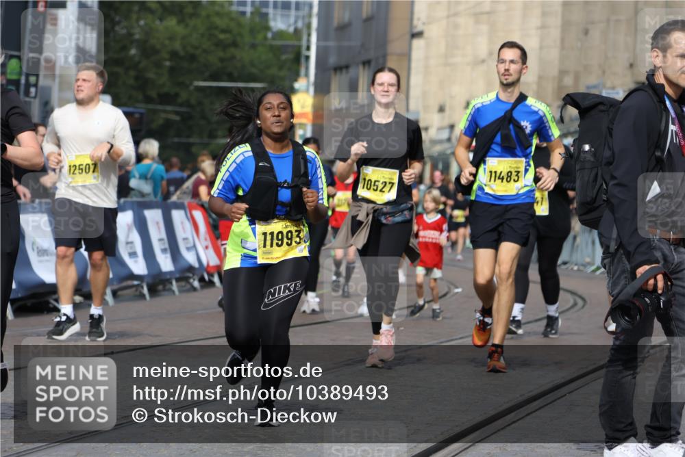 13.09.2026 - 21. swb-Marathon Bremen Strokosch-Dieckow http://msf.ph/oto/10389493 13.09.2026 11:11:08 Ziel 10148, 10163, 10461, 10462, 10547, 10792, 10911, 11043, 11047, 11309, 11327, 11335, 11465, 11513, 11583, 11736, 11756, 11846, 10419, 10611, 11036, 11062, 11216, 11231, 11458, 11679, 11745, 11870, 12126, 12148, 12396 meine-sportfotos.de