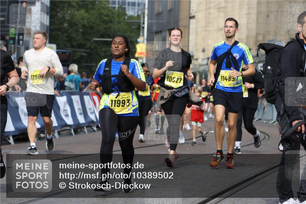 13.09.2026 - 21. swb-Marathon Bremen Strokosch-Dieckow http://msf.ph/oto/10389502 13.09.2026 11:11:08 Ziel 10148, 10163, 10461, 10462, 10547, 10792, 10911, 11043, 11047, 11309, 11327, 11335, 11465, 11513, 11583, 11736, 11756, 11846, 10419, 10611, 11036, 11062, 11216, 11231, 11458, 11679, 11745, 11870, 12126, 12148, 12396 meine-sportfotos.de